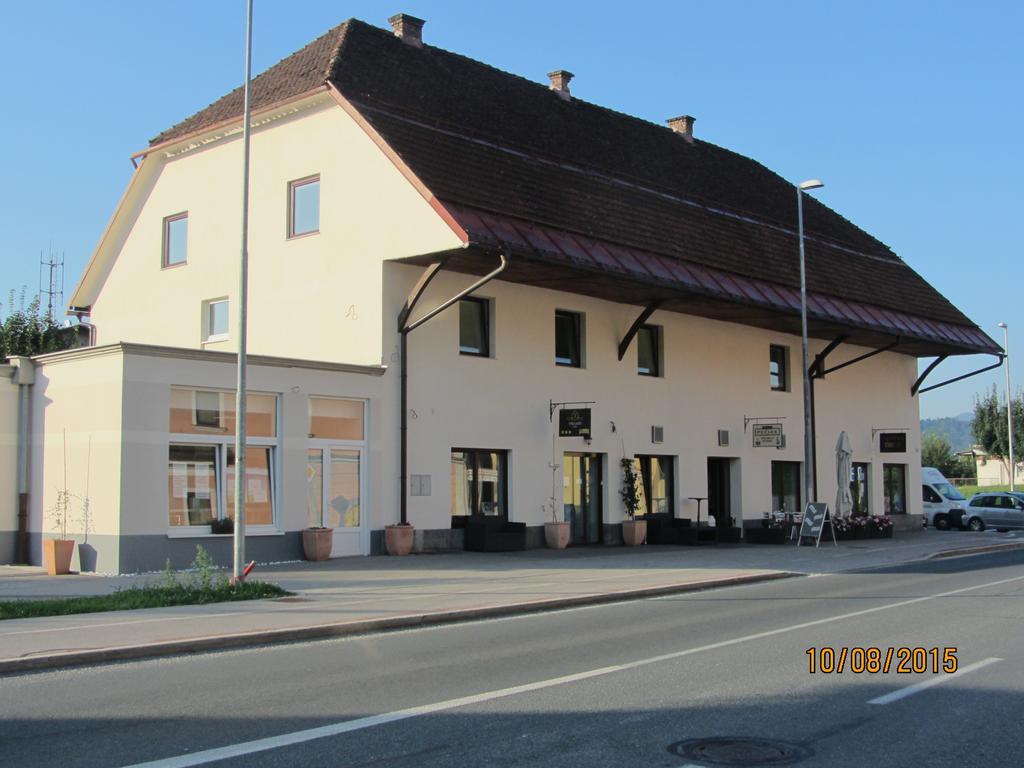 Villa Tollazzi Логатец Экстерьер фото